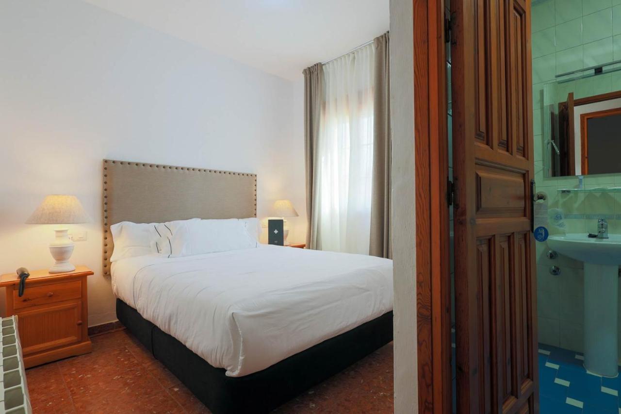 Hotel Tugasa El Almendral Setenil De Las Bodegas Екстер'єр фото